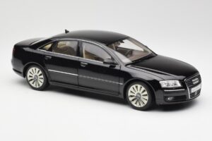 Audi A8 D3 W12 Musta Kyosho 1:18 09212BK Metalli — kuva 6 / 8