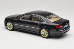 Audi A8 D3 W12 Musta Kyosho 1:18 5010508135 Metalli — kuva 7 / 8