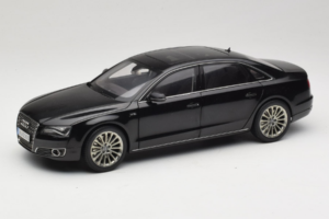 Audi A8L D3 W12 Phantom Black Kyosho 1:18 5011008125 Metalli