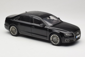 Audi A8L D3 W12 Phantom Black Kyosho 1:18 5011008125 Metalli — kuva 6 / 8