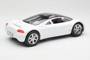 Audi Avus Quattro Alpine White Revell 1:18 08913 Metalli — kuva 3 / 8