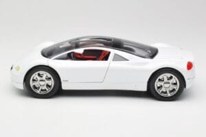 Audi Avus Quattro Alpine White Revell 1:18 08913 Metalli — kuva 4 / 8