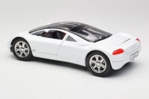 Audi Avus Quattro Alpine White Revell 1:18 08913 Metalli — kuva 7 / 8