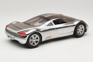 Audi Avus Quattro Chrome Silver Revell 1:18 08913-C1 Metalli — kuva 3 / 8