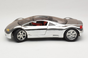 Audi Avus Quattro Chrome Silver Revell 1:18 08913-C1 Metalli — kuva 4 / 8