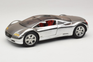 Audi Avus Quattro Chrome Silver Revell 1:18 08913-C1 Metalli
