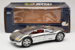 Audi Avus Quattro Chrome Silver Revell 1:18 08913-C1 Metalli — kuva 8 / 8