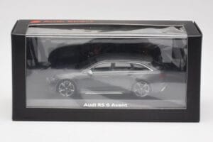 Audi RS6 C8 Avant Harmaa Metallic Minichamps 1:43 5012016231 Metalli — kuva 4 / 4