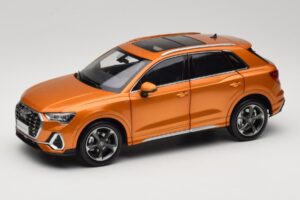 Audi Q3 F3 Orange Metallic Paudi Model 1:18 05962Q32019 Metalli