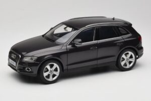 Audi Q5 8R Lava Grey Kyosho 1:18 09242LG Metalli