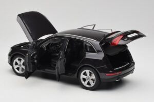 Audi Q5 8R Lava Grey Kyosho 1:18 09242LG Metalli — kuva 5 / 8