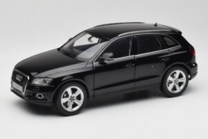 Audi Q5 8R Phantom Black Kyosho 1:18 09242BK Metalli
