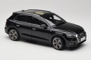 Audi Q5L FY Musta Paudi Model 1:18 26732 Metalli — kuva 6 / 8