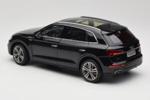 Audi Q5L FY Musta Paudi Model 1:18 26732 Metalli — kuva 7 / 8