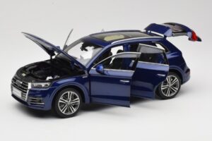 Audi Q5L FY Sininen Paudi Model 1:18 33729 Metalli — kuva 2 / 8