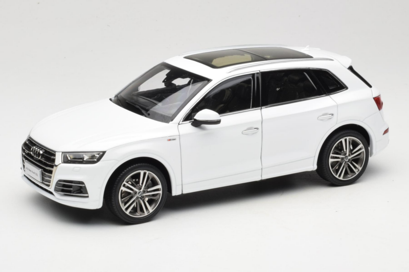 Audi Q5L FY Valkoinen Paudi Model 1:18 30694 Metalli