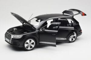 Audi Q7 4M Matta Musta Minichamps 1:18 110014001 Metalli — kuva 2 / 8
