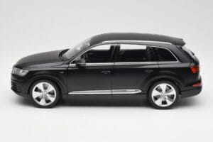 Audi Q7 4M Matta Musta Minichamps 1:18 110014001 Metalli — kuva 4 / 8
