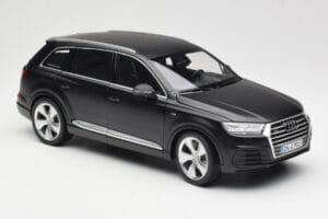Audi Q7 4M Matta Musta Minichamps 1:18 110014001 Metalli — kuva 6 / 8