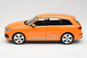 Audi Q7 4M Oranssi Metallic Minichamps 1:18 110014004 Metalli — kuva 4 / 8