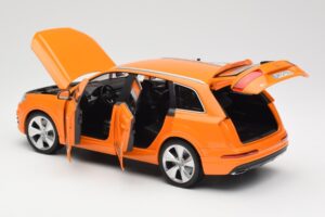 Audi Q7 4M Oranssi Metallic Minichamps 1:18 110014004 Metalli — kuva 5 / 8