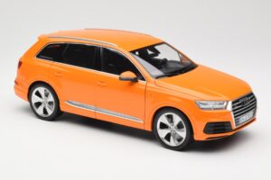Audi Q7 4M Oranssi Metallic Minichamps 1:18 110014004 Metalli — kuva 6 / 8