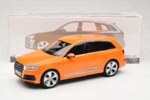 Audi Q7 4M Oranssi Metallic Minichamps 1:18 110014004 Metalli — kuva 8 / 8