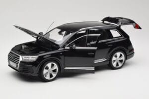 Audi Q7 4M Orca Black Minichamps 1:18 5011407625 Metalli — kuva 2 / 8