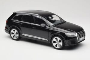 Audi Q7 4M Orca Black Minichamps 1:18 5011407625 Metalli — kuva 6 / 8
