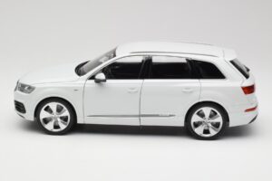 Audi Q7 4M Valkoinen Minichamps 1:18 110014000 Metalli — kuva 4 / 8