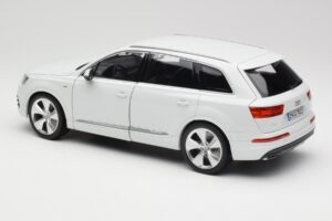 Audi Q7 4M Valkoinen Minichamps 1:18 110014000 Metalli — kuva 7 / 8