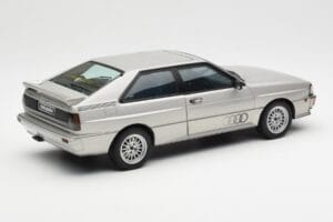 Audi Quattro LWB Hopea AUTOart 1:18 70303 Metalli — kuva 3 / 8