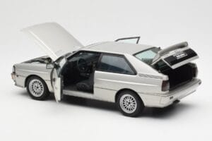 Audi Quattro LWB Hopea AUTOart 1:18 70303 Metalli — kuva 5 / 8
