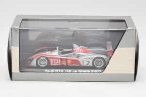Audi R10 TDI LMP1 #2 R. Capello / T. Kristensen / A. McNish 24 Hours of Le Mans 2007 Minichamps 1:43 5020700223 Metalli — kuva 4 / 4