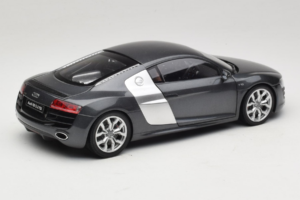 Audi R8 5.2 FSI Quattro Daytona Grey Kyosho 1:18 09216DG Metalli — kuva 3 / 7