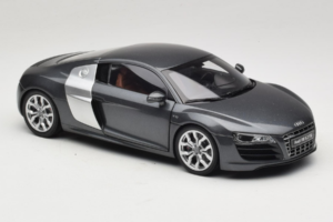 Audi R8 5.2 FSI Quattro Daytona Grey Kyosho 1:18 09216DG Metalli