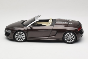 Audi R8 5.2 Spyder Teak Brown Kyosho 1:18 5010918525 Metalli — kuva 4 / 8