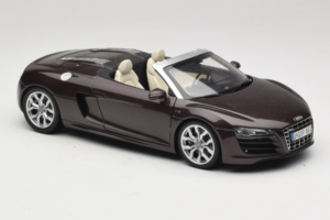 Audi R8 5.2 Spyder Teak Brown Kyosho 1:18 5010918525 Metalli — kuva 6 / 8