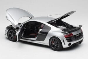 Audi R8 GT Type 42 Ice Hopea Metallic Kyosho 1:18 09218IS Metalli — kuva 5 / 8