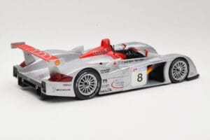 Audi R8 LMP900 #8 Audi Sport Team Joest F. Biela / E. Pirro / T. Kristensen 24 Hours of Le Mans 2000 Maisto 1:18 38899 Metall — kuva 2 / 6