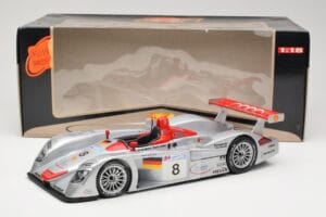 Audi R8 LMP900 #8 Audi Sport Team Joest F. Biela / E. Pirro / T. Kristensen 24 Hours of Le Mans 2000 Maisto 1:18 38899 Metall — kuva 6 / 6