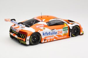 Audi R8 LMS #24 kfzteile24 L. Vanthoor / C. Stoll ADAC GT Masters 2016 Minichamps 1:18 155161124 Metalli — kuva 2 / 6