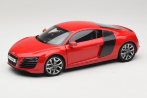 Audi R8 Punainen Kyosho 1:18 09213R Metalli