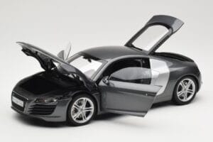 Audi R8 Type 42 4.2 Daytona Grey Kyosho 1:18 5010618425 Metalli — kuva 2 / 8