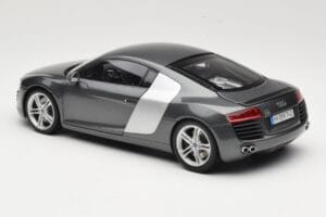 Audi R8 Type 42 4.2 Daytona Grey Kyosho 1:18 5010618425 Metalli — kuva 7 / 8