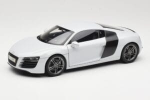 Audi R8 Type 42 Suzuka Grey Kyosho 1:18 09213SG Metalli