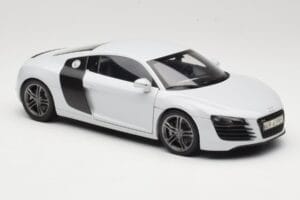 Audi R8 Type 42 Suzuka Grey Kyosho 1:18 09213SG Metalli — kuva 6 / 8