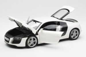 Audi R8 Type 42 Valkoinen Kyosho 1:18 09213W Metalli — kuva 2 / 8
