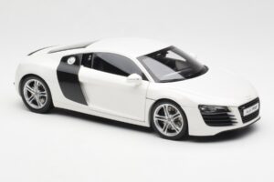 Audi R8 Type 42 Valkoinen Kyosho 1:18 09213W Metalli — kuva 6 / 8