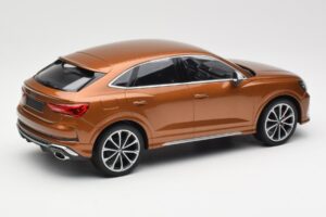 Audi RS Q3 Sportback 8U Brown Metallic Minichamps 1:18 155018104 Metalli — kuva 2 / 6